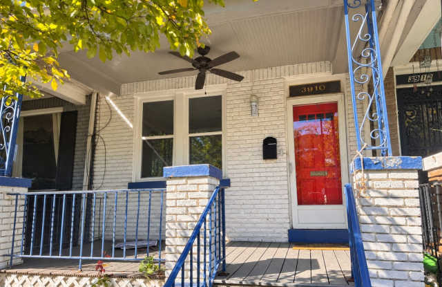 Spacious 4-Bedroom Petworth Rowhome Off-Street Parking Gallery 4