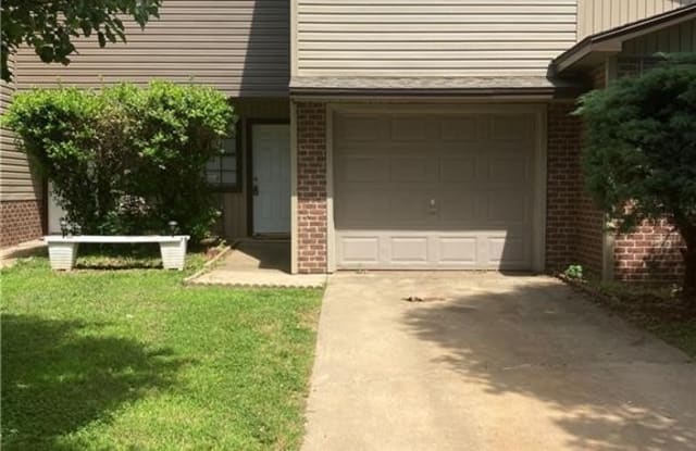 712 Tiger  BLVD Unit #B - 712 Tiger Boulevard, Bentonville, AR 72712