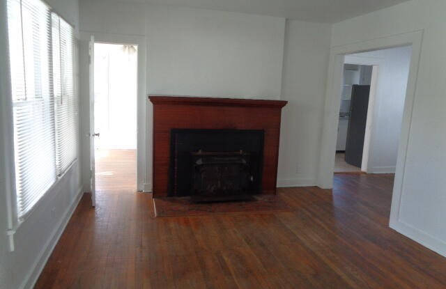 1041 6TH Avenue N Gallery 2