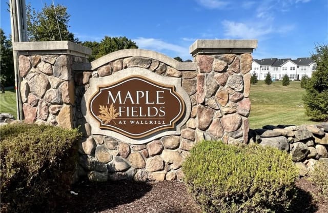 95 Meadow View Drive - 95 Meadow View Drive, Mechanicstown, NY 10940