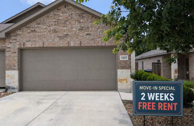 3/2/2 Duplex / Less than 1 Mile to Gruene / Fridge Included/ Gas Cooking / Covered Patio / CISD *2 weeks free rent* photos photos