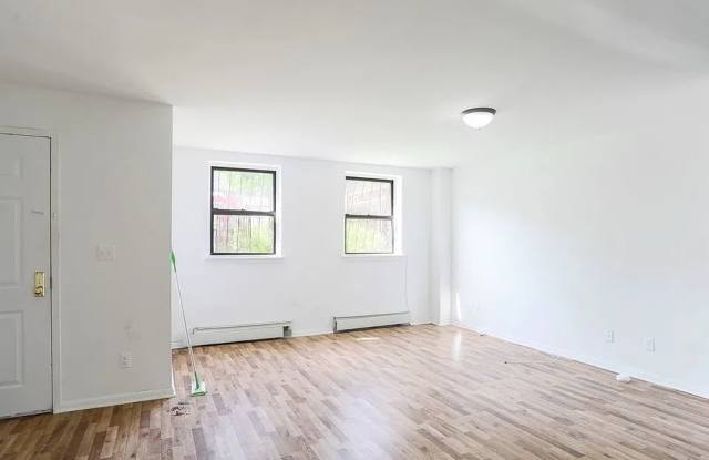 987 Jefferson Ave # 1 Gallery 4