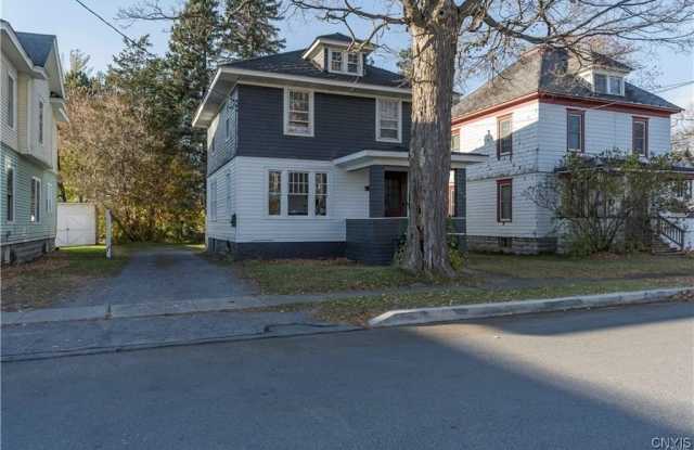 213 N Pleasant Street photos photos