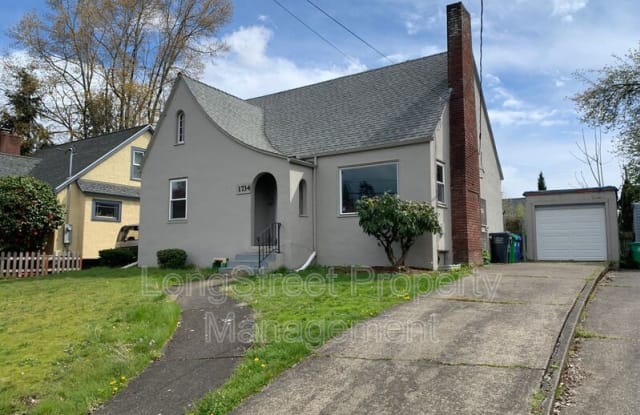 1734 N Rosa Parks Way - 1734 North Rosa Parks Way, Portland, OR 97217