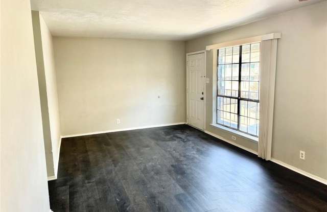 2221 Stella Street Gallery 2