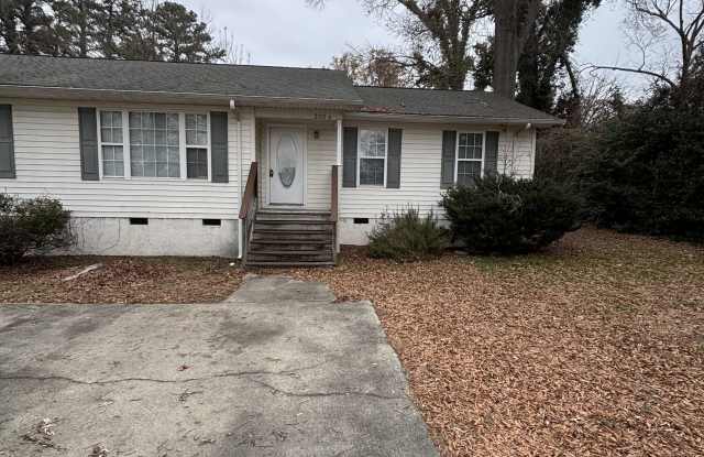 303 East North Railroad Street - B - 303 East North Railroad Street, Four Oaks, NC 27524 303 East North Railroad Street - B - 303 East North Railroad Street, Four Oaks, NC 27524