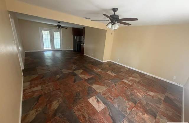 433 FAIRWIND DR. Gallery 2