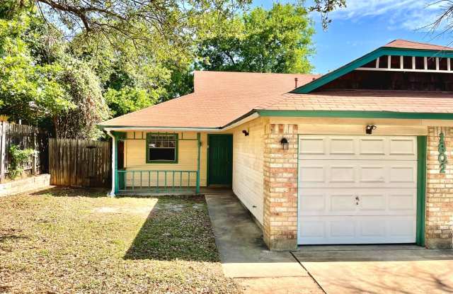 Cute Two Bedroom Duplex in Great Location! photos photos