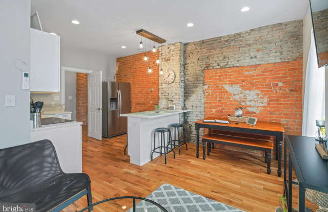 2049 E HAGERT Street Gallery 2