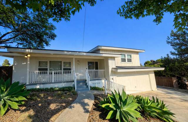 6 Bed/ 5 Bath on Campanile! Large back area! photos photos