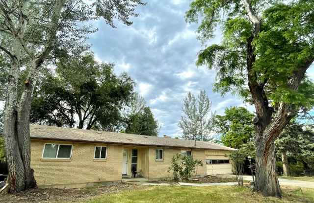 Charming 1 Level House 3 Bed, 2 Bath with 2-car Garage photos photos