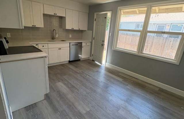 2450 Ione St - Sacramento 95864 Gallery 2