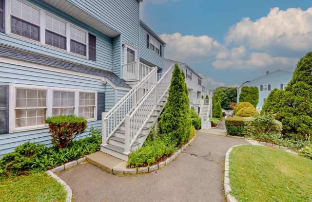 Beautiful 2 Bedroom Multi Level Condo photos photos