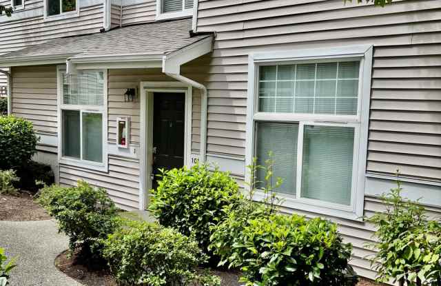 2 Bed / 2 Bath Bellevue Condo $2,595/mo photos photos