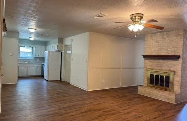 1414 Antone Court Gallery 4