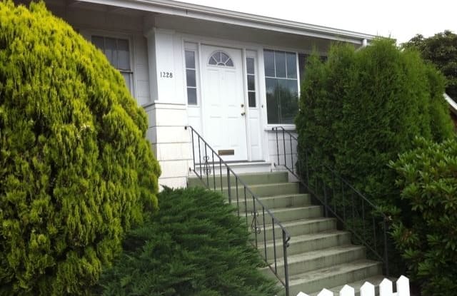 1228 Burwell St. - 1228 Burwell Street, Bremerton, WA 98337