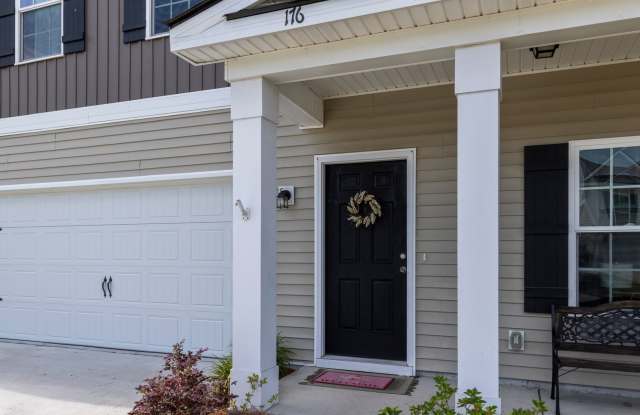 5 Bedroom Home Close to Ft. Stewart photos photos