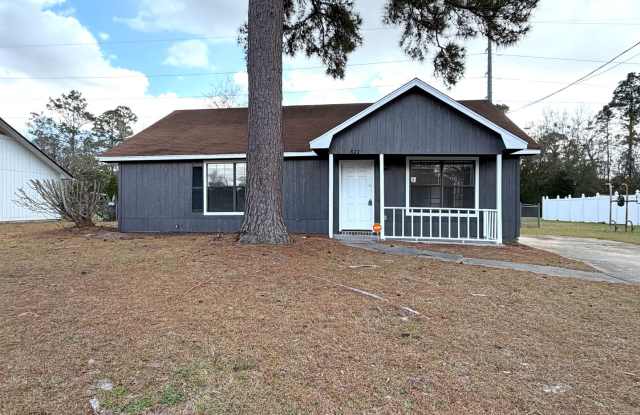 Ridgewood Subdivision Gem: 3-Bedroom Home with Fenced Yard. photos photos