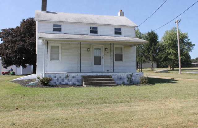 Newly Renovated Single Family Farmhouse photos photos