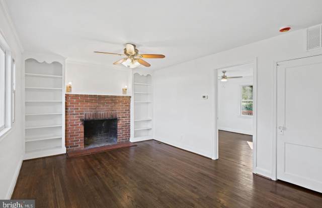 423 INGLESIDE Avenue Gallery 3