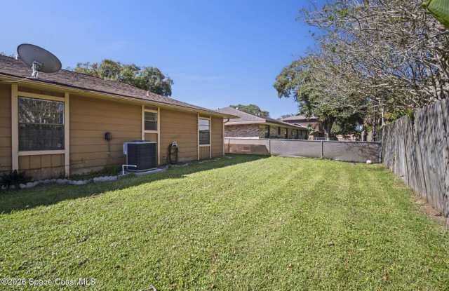 Welcome home to this beautifully updated 3-bedroom, 2-bath half-duplex featuring a one-car garage and plenty of recent upgrades! Gallery 3