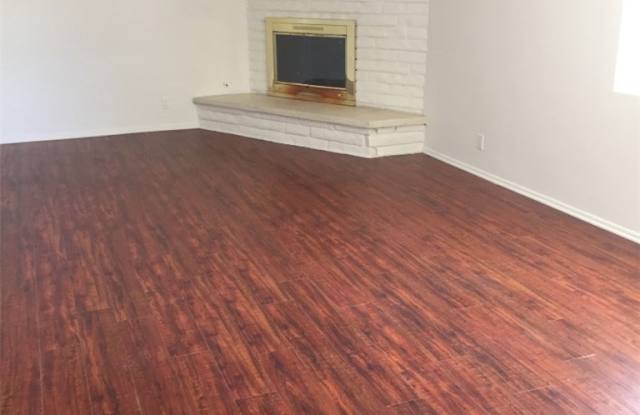 5340 Penfield Avenue Gallery 3