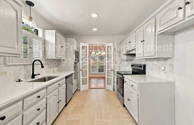 4 Bed | 3 Bath in South Tulsa! Gallery 3