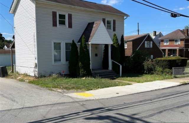 1013 Lakewood Ave photos photos