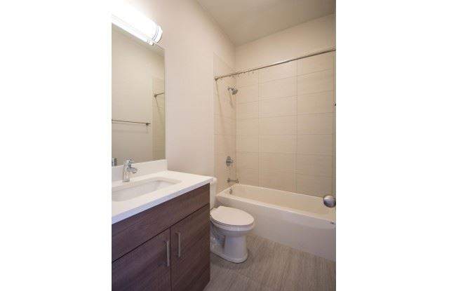 1952 W Erie St 1W Gallery 4