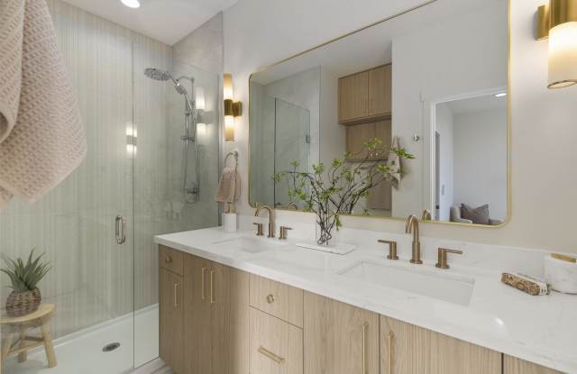 2324 Franklin Avenue East Gallery 1