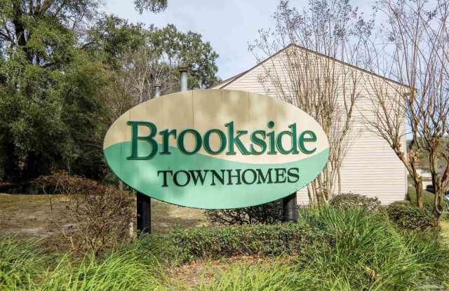 912 Brookside Ct Gallery 4