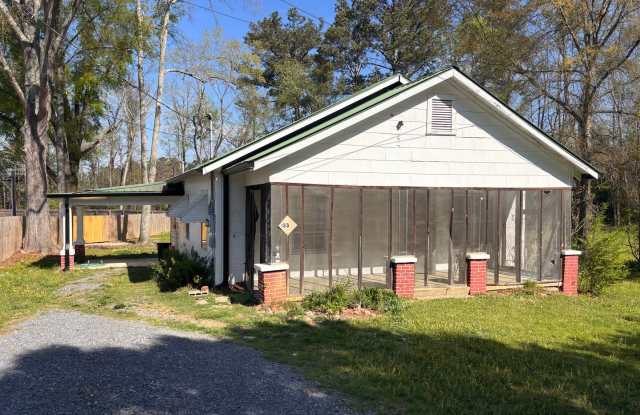 3 Bedrooms, 1 Bathroom - Home in Armuchee! photos photos