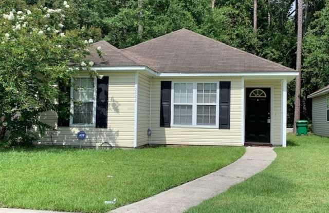 3BD/2B located in Valdosta city limits. photos photos