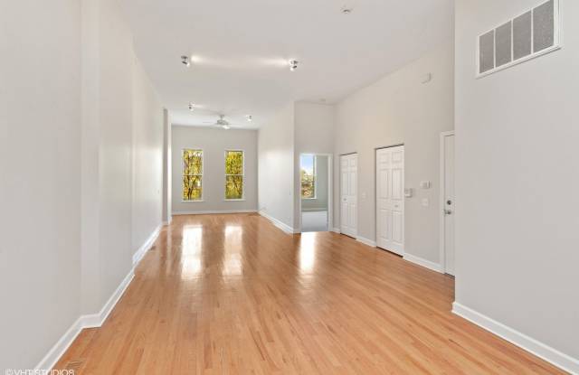 1875 N Milwaukee Avenue Gallery 3