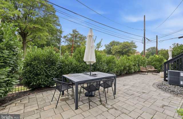 200 CROMWELL Terrace NE Gallery 2