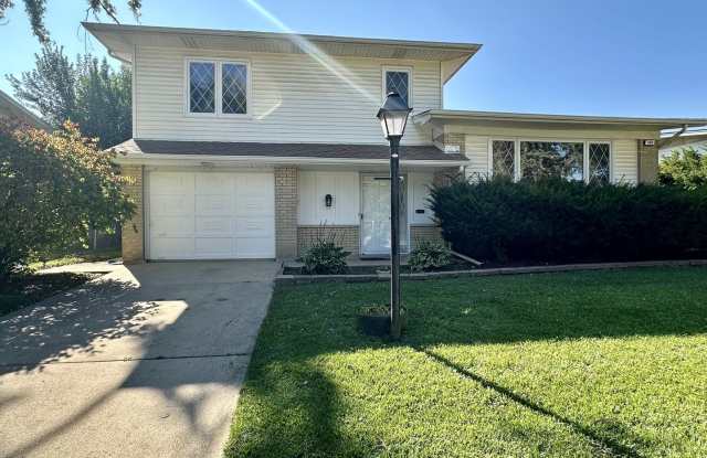 440 W Arquilla Drive - 440 West Arquilla Drive, Glenwood, IL 60425