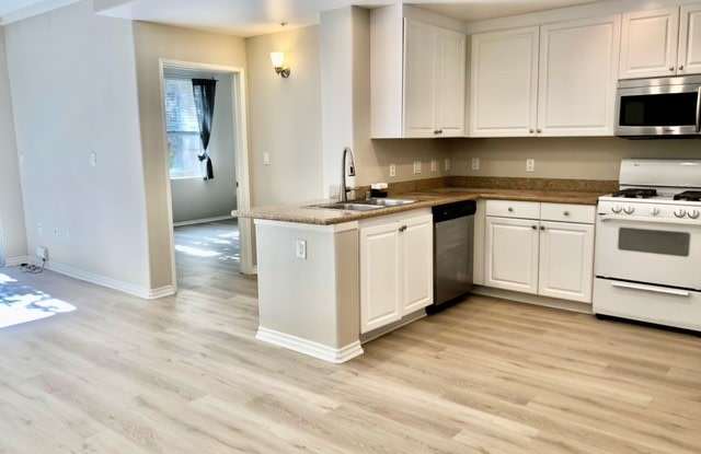 2164 WATERMARKE Place Gallery 4