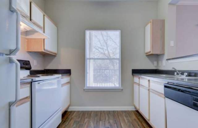 5743 N Knoll Gallery 3