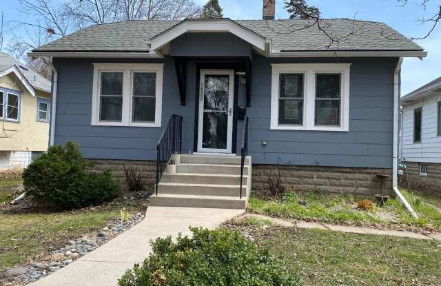 Spacious 5-Bedroom Home Near the University of Minnesota photos photos Spacious 5-Bedroom Home Near the University of Minnesota photos photos