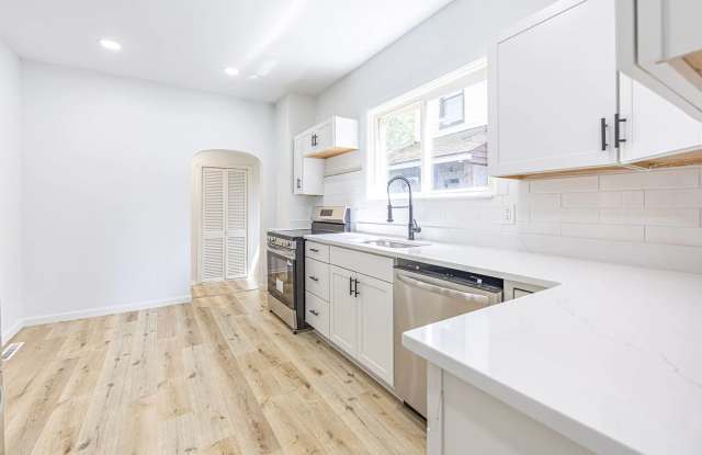 NEWLY RENOVATED 5-BEDROOM HOME – PRICE REDUCED TO $1,895/MONTH! Gallery 3