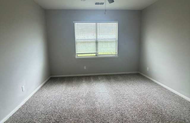 310 Foster Lane Gallery 2