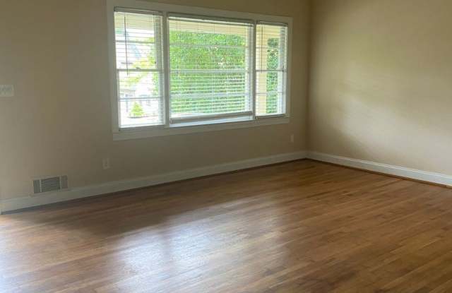 1292 Dunwoody Lane Gallery 4