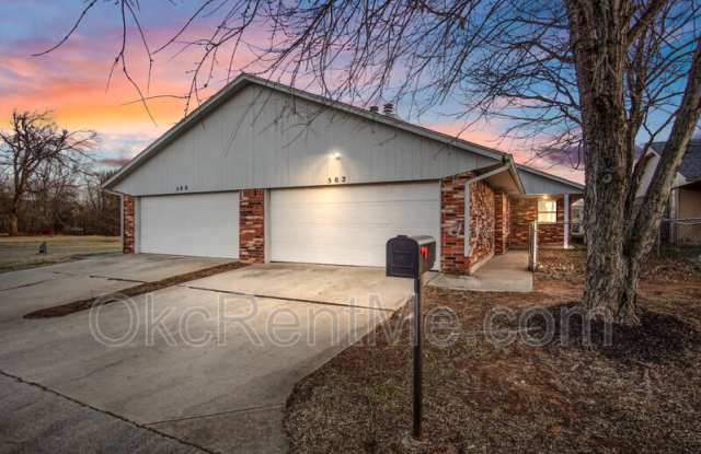 502 Peppertree Ln photos photos