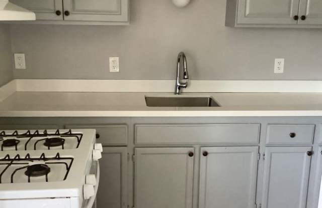 2 Bedroom, 1 Bath Upstairs Unit in Richmond – Available Now! Gallery 2