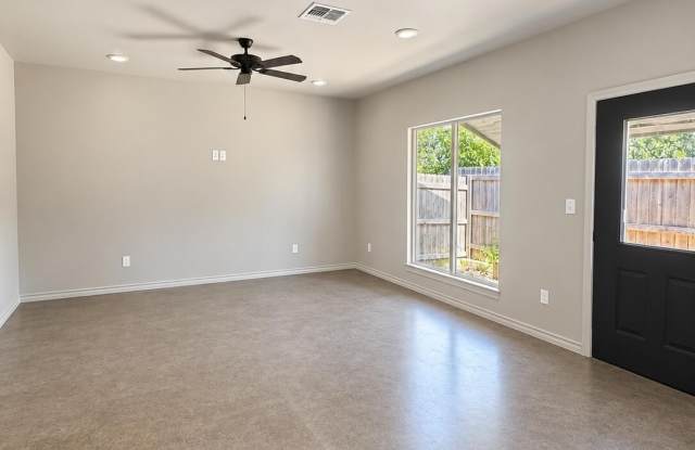 1028 Holiday Drive Gallery 4