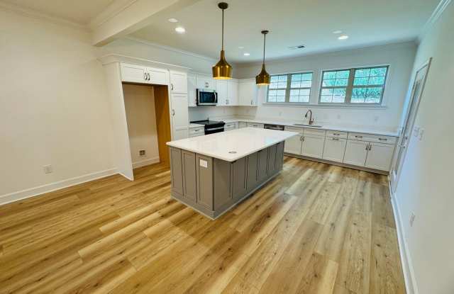 FOR LEASE - NEW BUILD TOWNHOME LOCATED IN THE VILLAS AT FIVE OAKS! photos photos