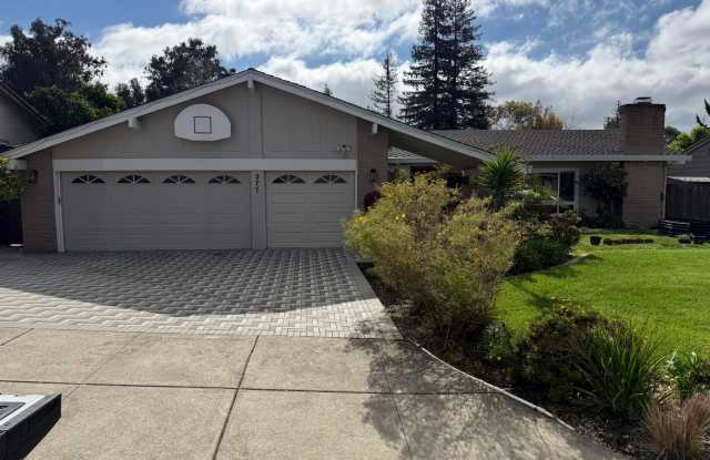 ONE OF A KIND PARADISE... 5 BED/3 BATH OASIS... PRIVATE AND QUIET CUL DE SAC... photos photos