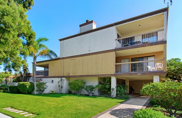 911 E Ave - 911 E Ave, Coronado, CA 92118