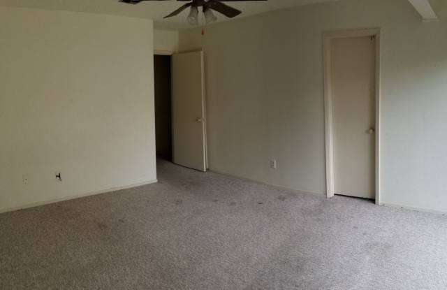 3 Bed 1.5 Bath $1000 Gallery 3