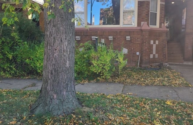 7955 South Chappel Avenue - 7955 South Chappel Avenue, Chicago, IL 60617